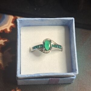 Green oval Cubic Zirconia Ring size 8